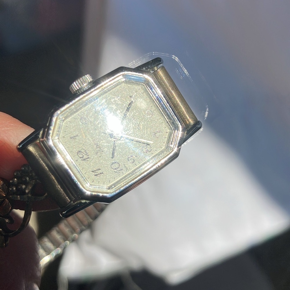 Black Hills Gold Watch Tips - Picture 11 of 13